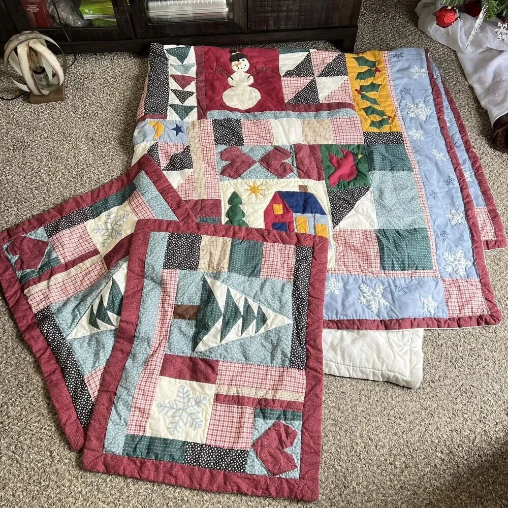 VTG Quilt + 2 Pillows Holiday Christmas Red Green White Snowman Pinecones 85X85